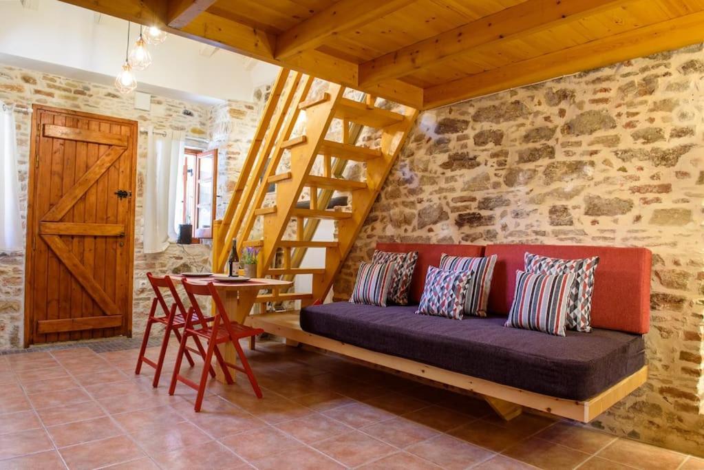 Stone House 5 Min From The Centre/port Lávrion